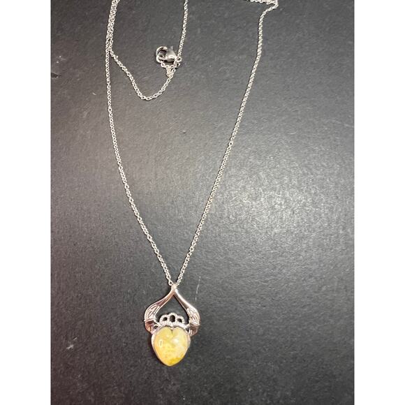 NEW Connemara marble claddagh pendant in sterling silver - Picture 11 of 11